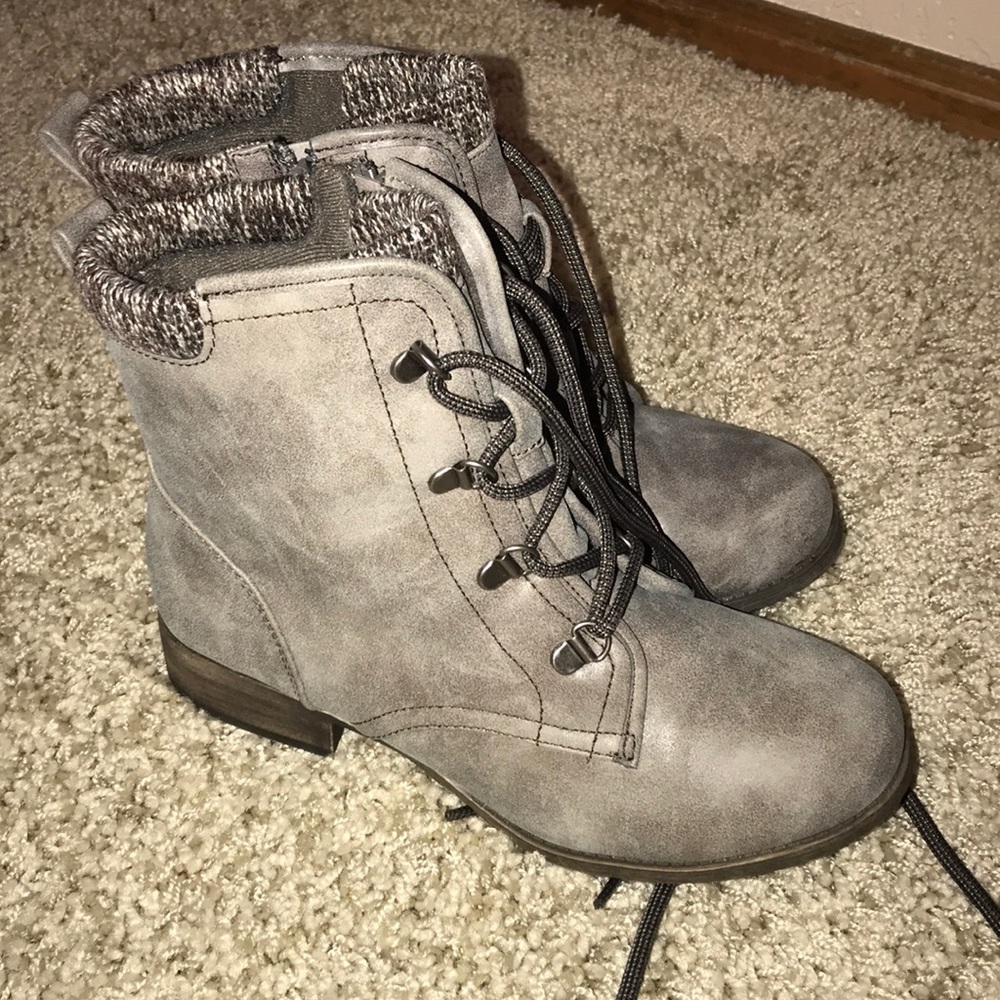 Combat boots